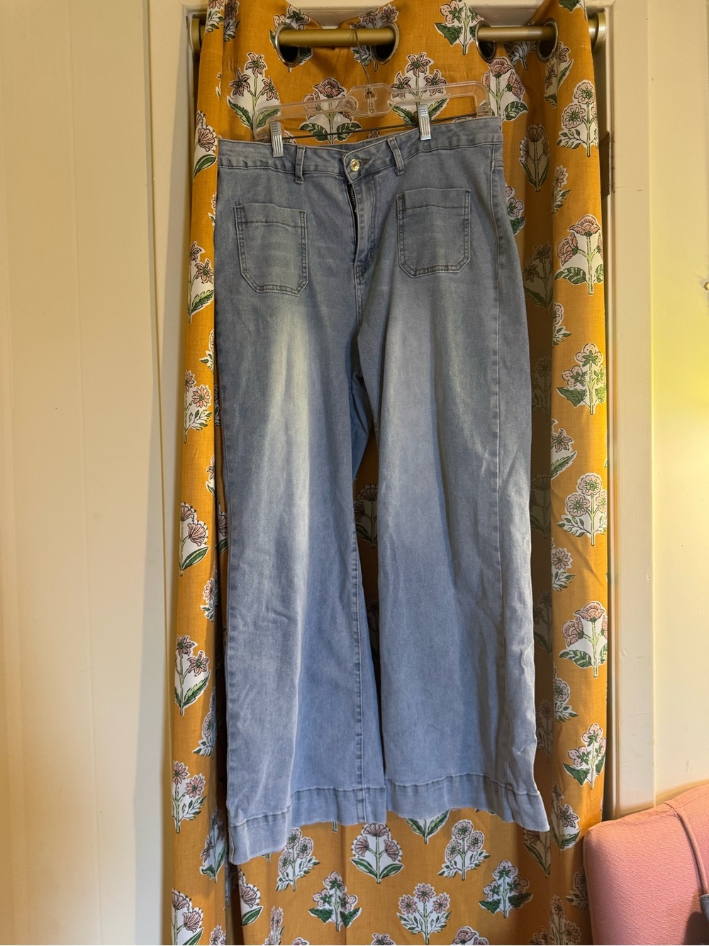 Light Blue Women’s Wide-Leg Jeans